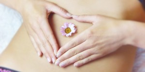 Beitragsbild des Blogbeitrags Tipps gegen Zyklusstörung, PMS und Regelschmerzen