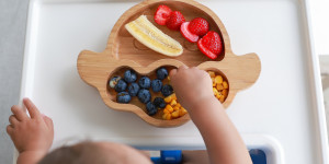 Beitragsbild des Blogbeitrags Baby-Led-Weaning: So lernt dein Kind das selbstbestimmte Essen 