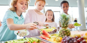 Beitragsbild des Blogbeitrags Tipps für eine gesunde Ernährung bei Kindern und Teenagern 