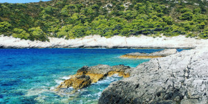 Beitragsbild des Blogbeitrags Insel Paradies Vis in Kroatien | Die besten Strände, Restaurants & Co. 