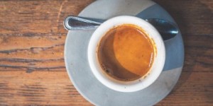 Beitragsbild des Blogbeitrags Espresso in Perfektion – So gelingt er 