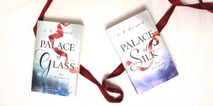 Beitragsbild des Blogbeitrags Rezension: Palace of Silk – Die Verräterin von C.E. Bernard
