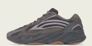 Beitragsbild des Blogbeitrags adidas Yeezy Boost 700 V2 “Geode” Raffle and Store List 