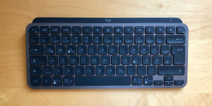 Beitragsbild des Blogbeitrags Logitech MX Keys Mini im Test: Perfektion? Jupp. 