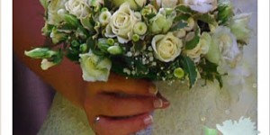 Beitragsbild des Blogbeitrags Ran an das Strumpfbad! Eine Hochzeit mit Strumpfbandwurf - ja oder nein? 