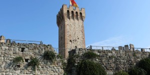 Beitragsbild des Blogbeitrags Kanäle, Hügel, Städte und magische Geschichte