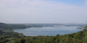 Beitragsbild des Blogbeitrags Radtour um den Bolsenasee mit Natur und Idylle