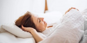 Beitragsbild des Blogbeitrags Gut Schlafen – ätherische Öle gegen Schlafprobleme 