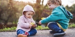 Beitragsbild des Blogbeitrags Ätherische Öle für (Klein-) Kinder