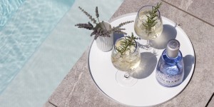 Beitragsbild des Blogbeitrags Das Lebensgefühl des Sommers in einem Glas – mit Gin Mare und Tonic Water 