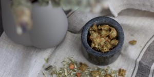 Beitragsbild des Blogbeitrags Couscous-Käse-Kräuter Leckerlis