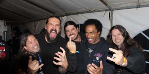 Beitragsbild des Blogbeitrags „Auf a Bier bei mir…“ HIRAX – die amerikanische Metallegende live & im Interview 