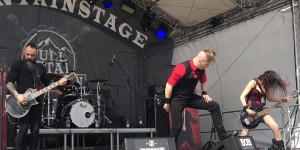 Beitragsbild des Blogbeitrags PAIN IS aus Österreich im Interview mit #heavymädels Mo