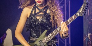Beitragsbild des Blogbeitrags Burning Witches: Sonia „Anubis“ Nusselder trennt sich von der Band