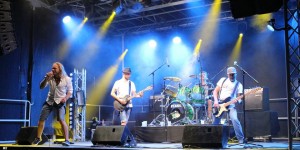 Beitragsbild des Blogbeitrags Einzigartiges Festival in Rattenberg- es darf wieder gerockt werden- natürlich mit Abstand