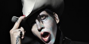 Beitragsbild des Blogbeitrags MARILYN MANSON veröffentlicht neues Video zu „Dont Chase The Dead“ und WE ARE CHAOS landet auf Platz #4 der offiziellen Deutschen Albumcharts!