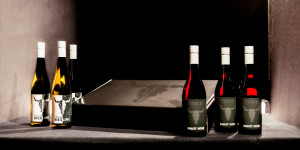 Beitragsbild des Blogbeitrags Weingut Tesch – W:O:A Full Metal Wines – Ein Wein „Review“