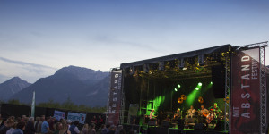 Beitragsbild des Blogbeitrags Spider Murphy Gang – Mit Abstand Festival – Endlich wieder Konzerte – ein Review