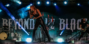 Beitragsbild des Blogbeitrags Kissin‘ Dynamite und Beyond The Black am 09.07.21 im Kölner Tanzbrunnen – es tat sooo gut!