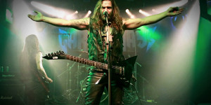 Beitragsbild des Blogbeitrags GARAGEDAYS – Gewaltiges Stahlgewitter über Tirol- Headbangers Night Review