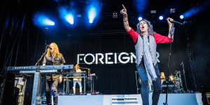 Beitragsbild des Blogbeitrags Konzertbericht Foreigner (Support: The Dead Daisies) am 16. Juni im Schlossgarten Bruchsal 