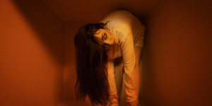 Beitragsbild des Blogbeitrags DAMONA veröffentlicht Flame Under A Glass – News