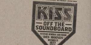 Beitragsbild des Blogbeitrags KISS – „Off The Soundboard – Live In Des Moines 1977“ – der vierte Release der Bootleg-Serie erscheint am Freitag!