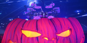 Beitragsbild des Blogbeitrags United Forces Tour – Helloween und Hammerfall 2022/2023 in Regensburg/Donau-Arena