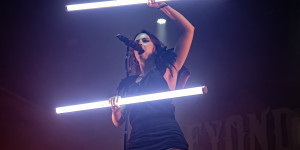 Beitragsbild des Blogbeitrags BEYOND THE BLACK & AMARANTHE + AD INFINITUM & BUTCHER BABIES am 31. Oktober 2022 im Zenith in München – Fotoreview