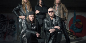 Beitragsbild des Blogbeitrags BONFIRE stellen neuen Sänger DYAN in neu-aufgenommener Single Version von „Fantasy“ vor!
