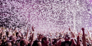 Beitragsbild des Blogbeitrags Ost von Hämatom über das Bühnenbild der Hass und Liebe Tour 2023