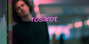 Beitragsbild des Blogbeitrags Moritz Ley veröffentlicht Rosarot – News