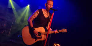 Beitragsbild des Blogbeitrags ECLIPSE + H.E.A.T – Schwedischer Donnerwetter im Rex Musiktheater in Bensheim – Konzertbericht von der Double-Headliner-Show