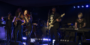 Beitragsbild des Blogbeitrags Silent Revenants veröffentlichen magisches Album: The Withering of the Blue Flower – Review