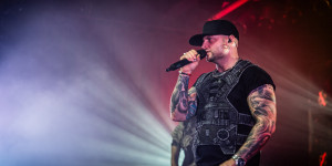 Beitragsbild des Blogbeitrags Smash into Pieces mit Cyan Kicks in München am 15.11.23 – ein Fotoreview