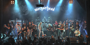 Beitragsbild des Blogbeitrags Roh, Laut, Legendär: Weckörhead verwandelt den Osnabrücker Rosenhof in eine unvergessliche Motörhead-Tribute-Explosion! 