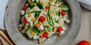 Beitragsbild des Blogbeitrags Zucchini Linguine with feta cheese 