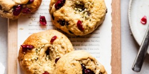 Beitragsbild des Blogbeitrags Vegan bagels with cranberries by Lenny 