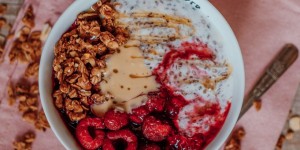 Beitragsbild des Blogbeitrags Ballaststoffreiches Frühstück Müsli mit Flohsamen