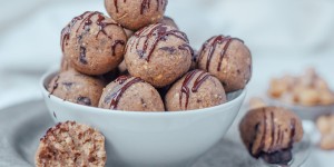 Beitragsbild des Blogbeitrags Ballaststoffreicher Snack mit Kichererbsen – vegan 