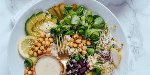 Beitragsbild des Blogbeitrags Vegan Probiotic Gut Healing Bowl
