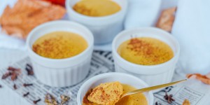 Beitragsbild des Blogbeitrags Kürbis Panna Cotta – low carb, keto & zuckerfrei 