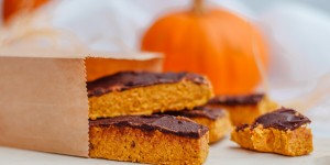 Beitragsbild des Blogbeitrags Healthy Pumpkin Bars – vegan, sugar-free & gluten free