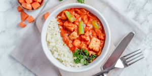 Beitragsbild des Blogbeitrags Indonesisches Tempeh Rendang – vegan & lecker!