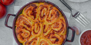 Beitragsbild des Blogbeitrags Keto und low carb Pizzaschnecken