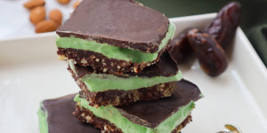 Beitragsbild des Blogbeitrags Avocado Eis Sandwich – vegan und zuckerfrei