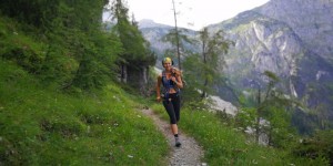 Beitragsbild des Blogbeitrags Trailrunning vereint Körper und Geist! - Quick Tipps für das Berglaufen 