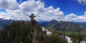 Beitragsbild des Blogbeitrags Das Jakobskreuz - das größte begehbare Gipfelkreuz der Welt 