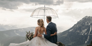 Beitragsbild des Blogbeitrags Die schönsten After Wedding Spots - Im Brautkleid auf Wanderschaft zu den schönsten Plätzen Oberösterreichs 