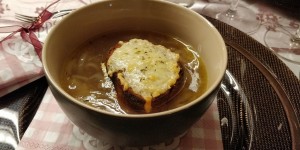 Beitragsbild des Blogbeitrags Französische Zwiebelsuppe 
